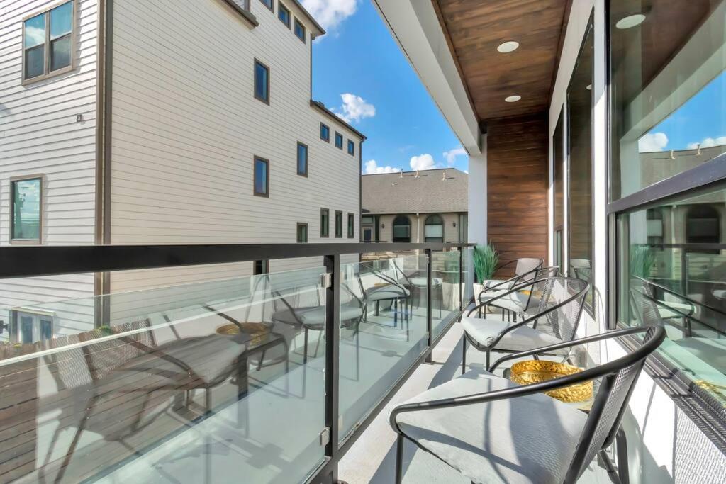 The Suite Spot! Downtown Skyline Views! Sleeps 12 Х'юстон Екстер'єр фото